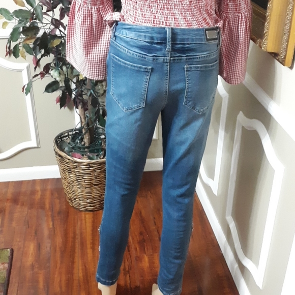 Jeans with Rhinestones - Picture 4 of 5